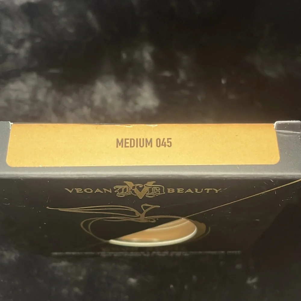 KVD Good Apple Medium 045 Skin-Perfecting Hydrating Foundation Balm